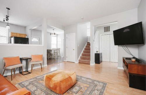 Cozy Downtown Escape Hot tub and Modern Touches - Foto 17