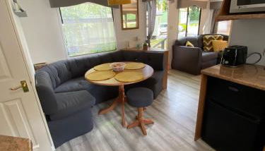 Unique Caravan with Outdoor Space - Foto 5