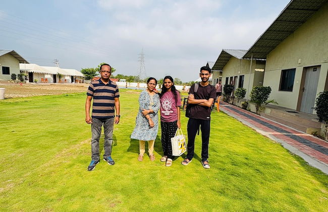 Unity Sunrise Resort Best Hotel Near Statue of Unity - Foto 41