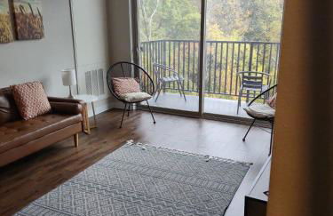 Onsite coffee bar just mins to Jack Thrice Stadium - Foto 13