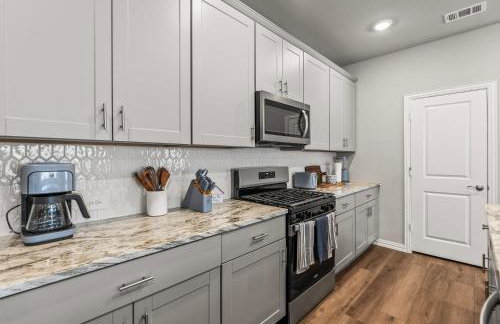 4Bed Luxury Getaway with Pool Table and Near Lake Lavon - Foto 40