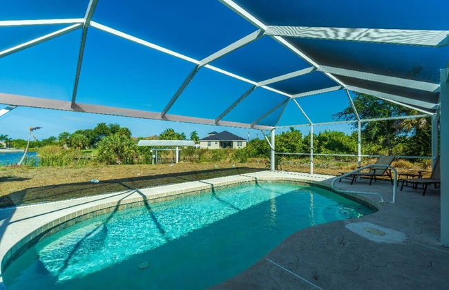 Canal Dreams 3 BR 2 BA Pool Home on the Canal - Photo 20