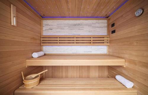 Villa Pino with Pool, Sauna & Jacuzzi - Foto 36