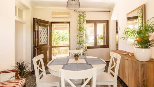 Mansion of 120 m2, with high ceilings and big yard - Foto 2