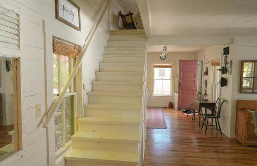 Charming 1-bedroom Waterfront Cottage in Morgan VT - Foto 5