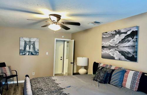 Katy Hideaway - Charming 3 BDR - Foto 32