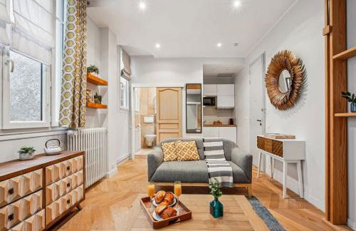 Eiffel Tower & Champs-Elysees - Paris Vacation Rentals - Foto 6