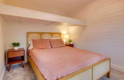 Lakefront Zirconia Home with Boathouse and Dock! - Foto 21