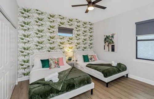 5BR Serenity Tampa Pool and Hot tub - Foto 27