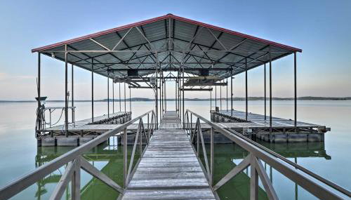 Charming Lakefront Home with Grill and Fire Pit! - Foto 1