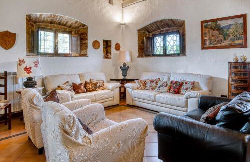 Timeless 19th-Century Villa with Private Pool Oasis - Photo 11