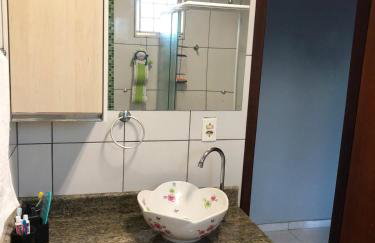 Casa grande com 3 quartos todos com Ar-condicionado - Foto 6