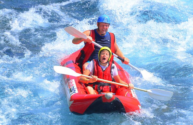 "Seite: Wildwasser-Rafting-Spaß im Koprulu Canyon" - Foto 8