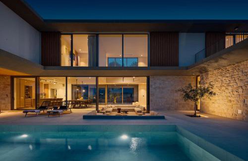 Villa bOx in Central Istria for 14 persons with wellness, 54 m2 heated pool, & kids playground - Foto 3