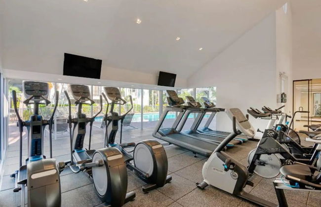 Dharma Home Suites Dania Beach at Sheridan Ocean Club - Photo 38