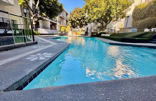 Hollywood Studio with Pool, Parking, Gym & Sign View - Foto 55