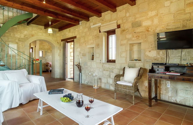 Villa in Kamisiana With Private Pool & Beach - Photo 11