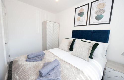 Contemporary 3 Bedroom Home with Garden & Parking - Foto 10