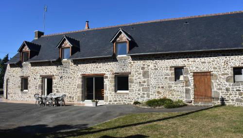 Gîte La Mancellière - Maison familiale 12-15 pers, grand jardin, jeux & pétanque - Pleine nature - Foto 2