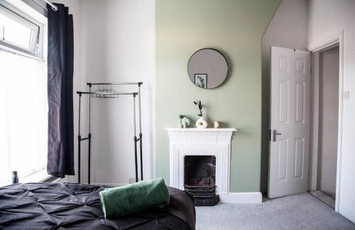 Manchester 3BR House Contractor Hospital Uni - Foto 9