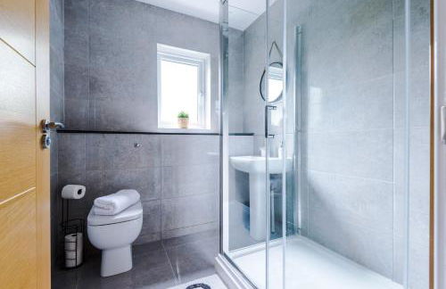 Formby Village Apartments By Greenstay Serviced Accommodation - A Luxury 2 Bed Apt - Perfect for Couples, Friends, Families & Business Travellers - FREE Parking - Dog Friendly - Fast Wi-Fi - 6 - Foto 13