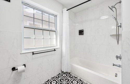 NYC 20min, Sleeps 10, Free Parking, Patio - Foto 43