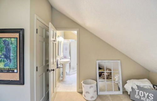 Peaceful Lakeside Retreat with Deck and Amazing Views! - Foto 24