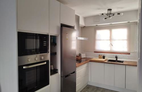 Acogedor adosado con piscina - Foto 26