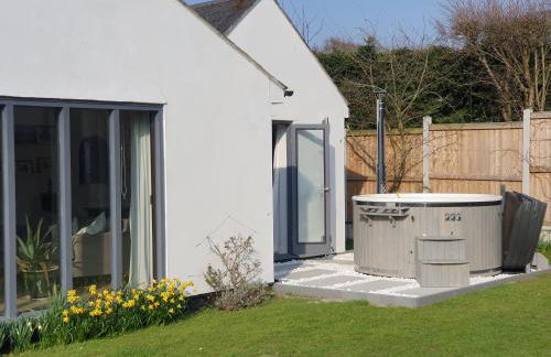 Island Retreat with HotTub - Foto 16