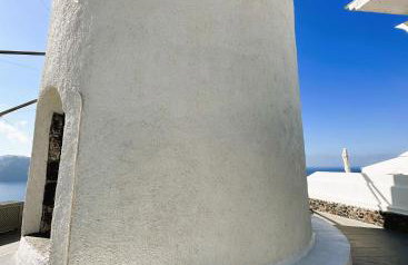 Lioyerma Windmill Villa With Outdoor Hot Tub - Photo 36