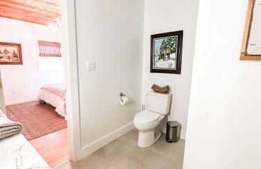 Lakeside Cabin - Serene Retreat with Lake Monroe Views and Wraparound Deck in Brown County - Foto 23