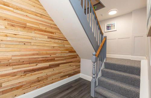 Beachfront Apartment 3 Bedrooms Sleeps 7 - Gateway to the Lake District - Newly Refurbished - Foto 22