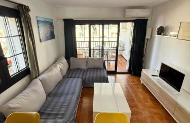 Apartamento en la Escala con piscina y parking - Photo 8