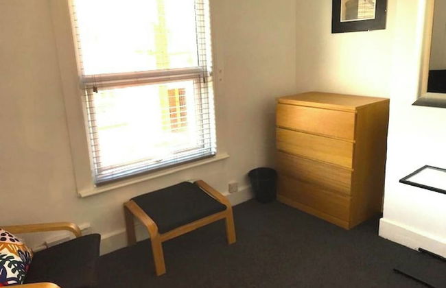 Cozy Quiet City Escape - Northampton Apartment - Foto 10