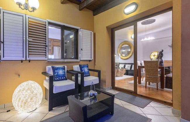 Modern Villa With Pool Near Town - Foto 11