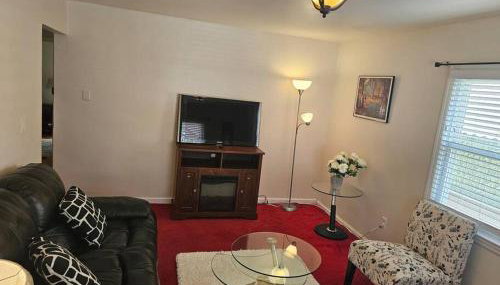 Comfy Getaway minutes from UBS Arena - Foto 2