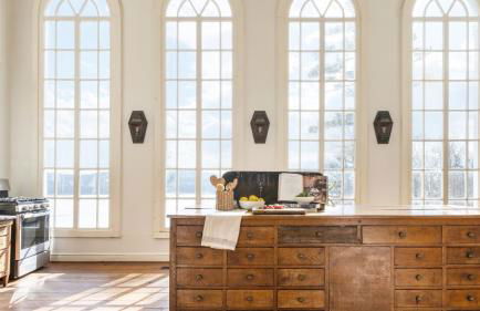 Historic & Secluded Estate on the Hudson River w/ Pool Sleeps 24 River House by Avantstay - Foto 134