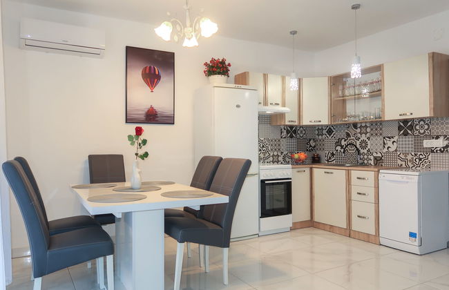 Villa Mira - Photo 10