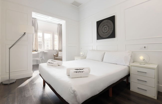 Enjoybcn Coliseum Apartments - Photo 17