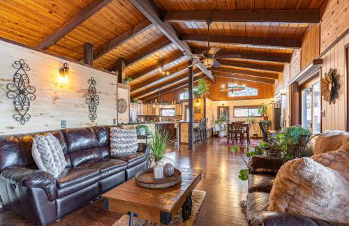 Hilltop Hideaway - Photo 7