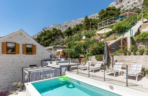 Waterview Apartments - Koru Apartment and pool - Photo 1