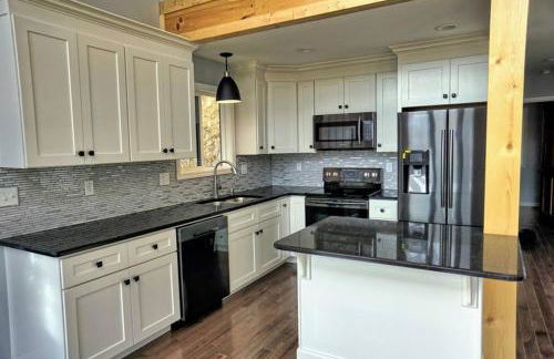 Peace of Heaven, Modern Chic Cabin, Majestic Mountain Views, Hot Tub, Fire Pit, Outdoor Games, Close to Town - Foto 4