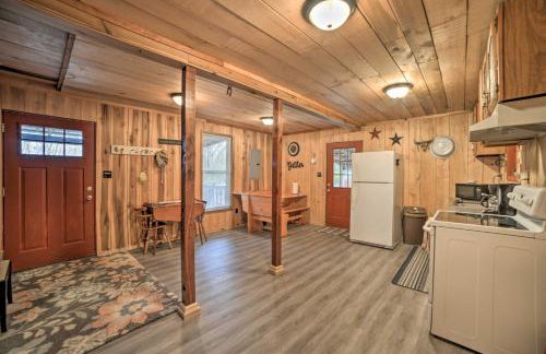 Remote Kentucky Cabin with Fire Pit and 2 Ponds - Foto 3