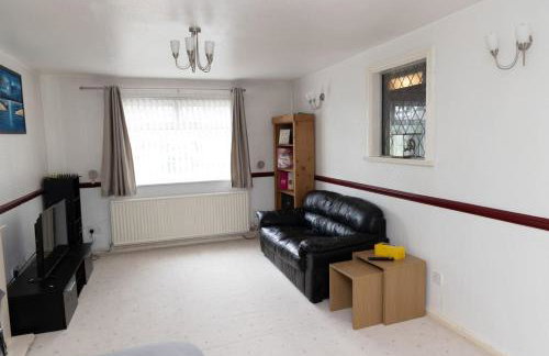 3 bed home sleeps 8 people located 1 min from train stop - Otley Terrace - Photo 18