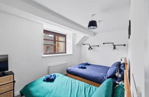 Prime Central Living 5-Bedroom 3-Bath Spacious House - Photo 23