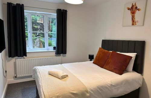 Rushden HUGE 6 Bed house with driveway - Foto 6