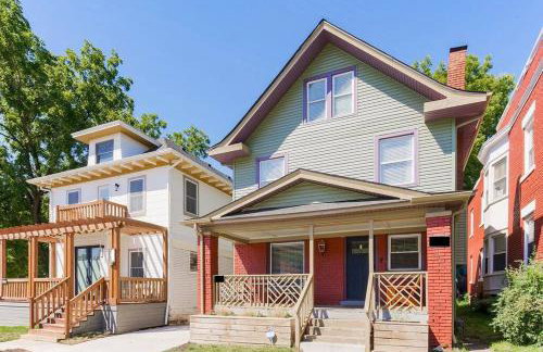 Modern Comfort in Historic Charm: 4BR KC Retreat - Foto 10