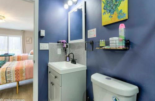 The Hut House 3BR 3BA Game Room Massage Chair - Foto 77