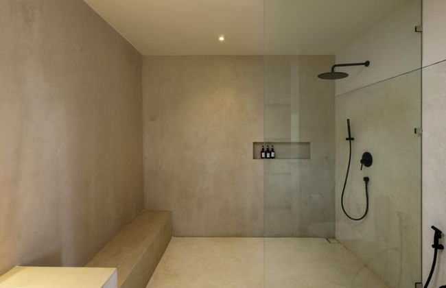 Cool and Contemporary Hilltop Villa With Ocean Views - Photo 29