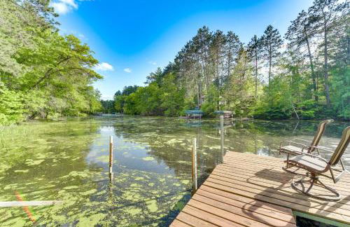 Grill and Fire Pit Waterfront Cameron Retreat! - Foto 33